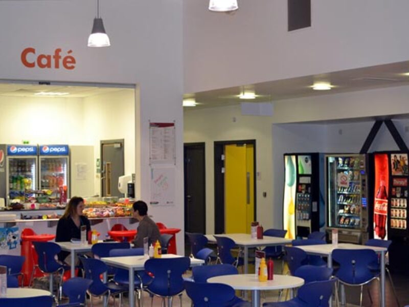 Holt-Park-cafe